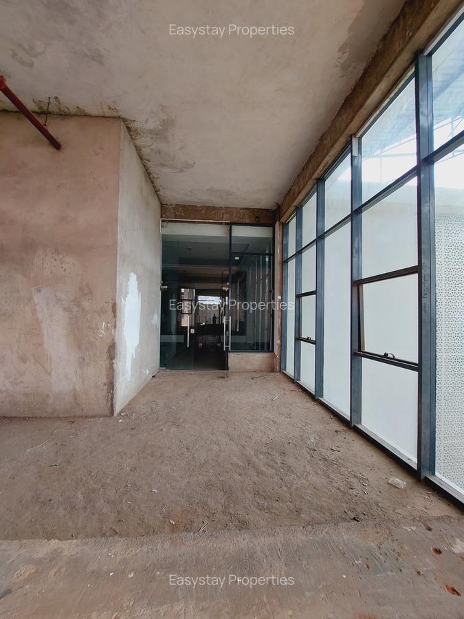 Commercial Property with Service Charge Included in Riverside - 11