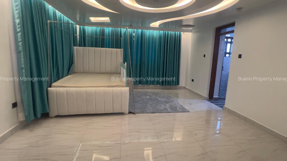 5 Bed House with En Suite at Croton Ridge - 16