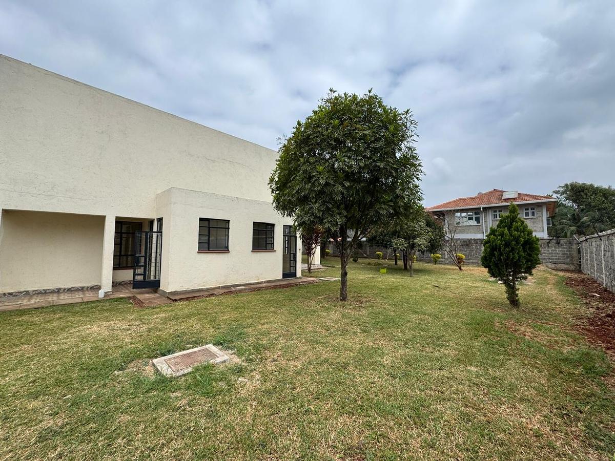 4 Bed House with En Suite in Runda - 2