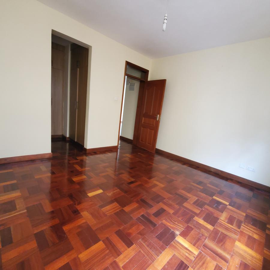 2 Bed Apartment with En Suite at Riverside Drive - 12