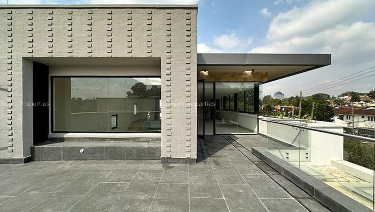 5 Bed House with En Suite in Kyuna - 16