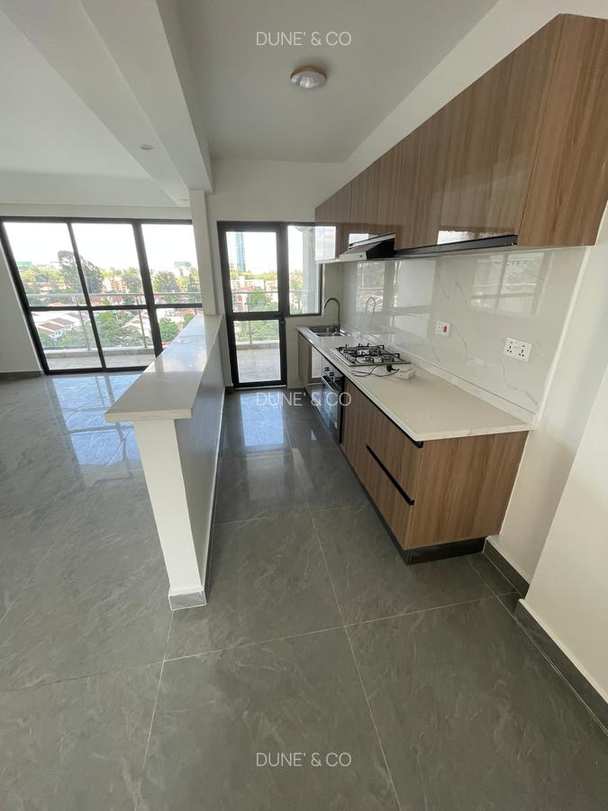 2 Bed Apartment with En Suite in Riverside - 5