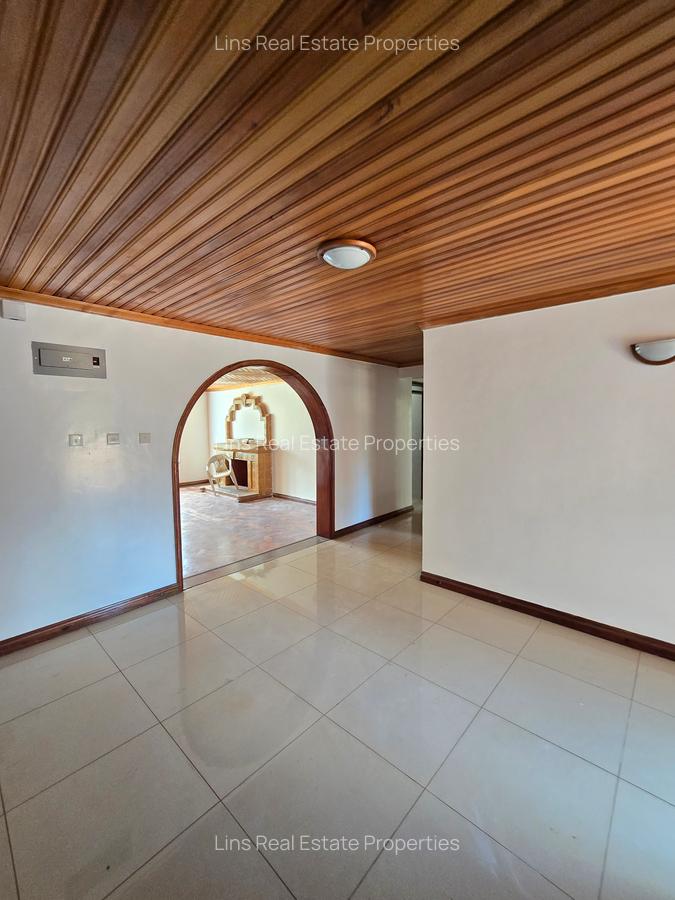 5 Bed House with En Suite in Nyari - 8
