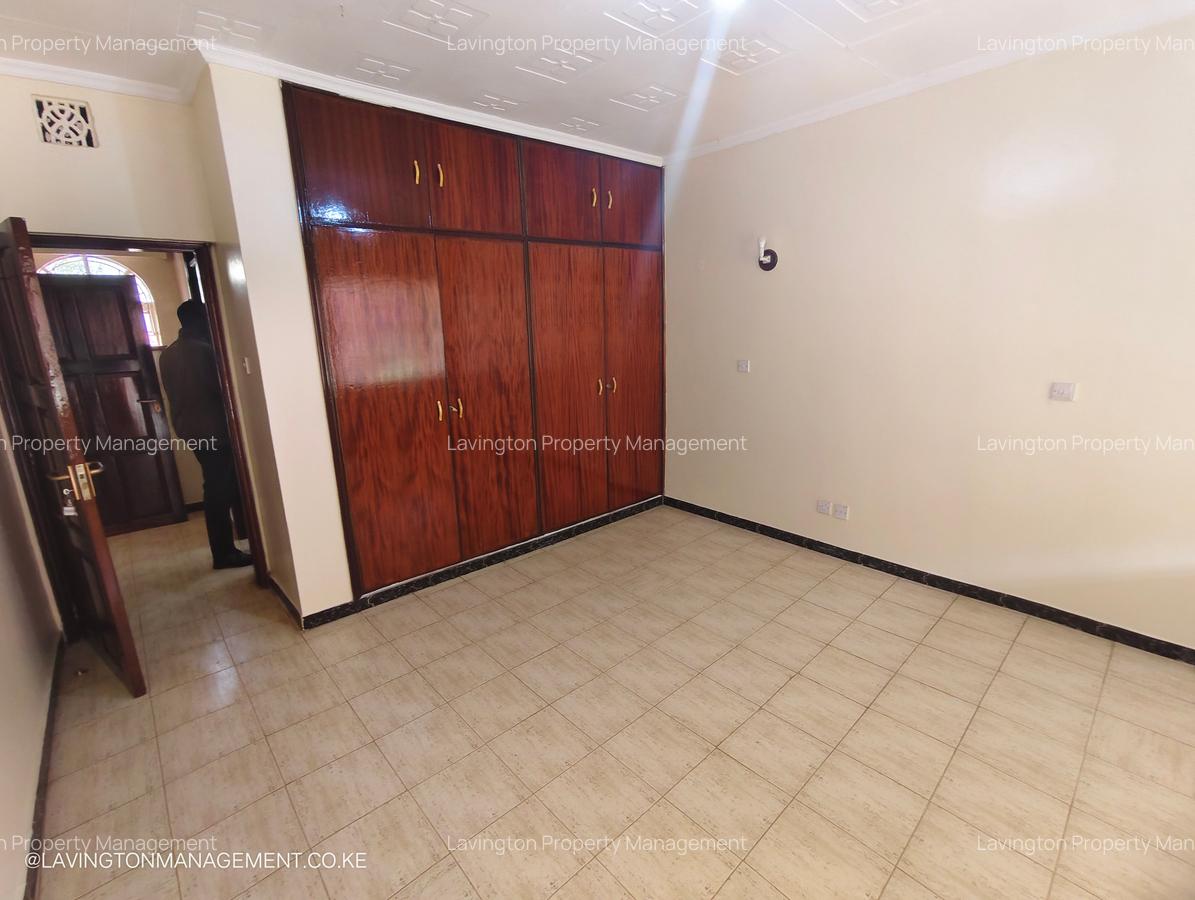 4 Bed Townhouse with En Suite at Lavington Green - 12
