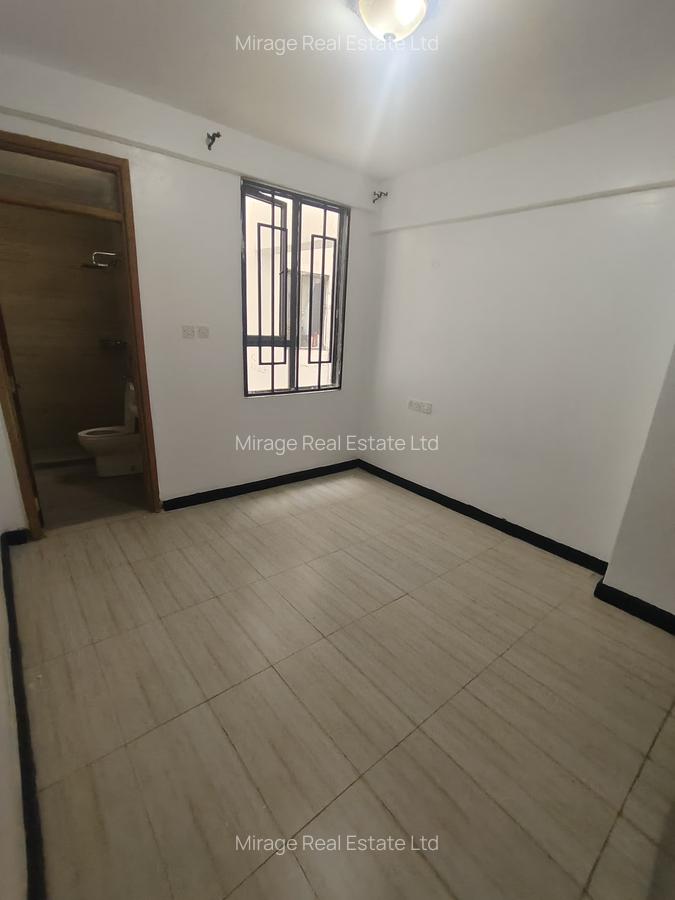 4 Bed Apartment with En Suite in Parklands - 5