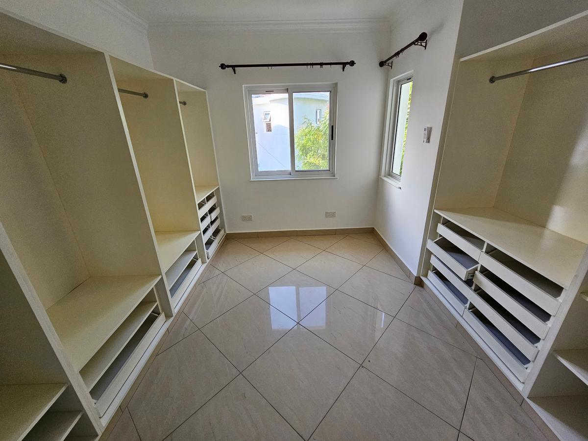 3 Bed Apartment with En Suite in Nyali Area - 13