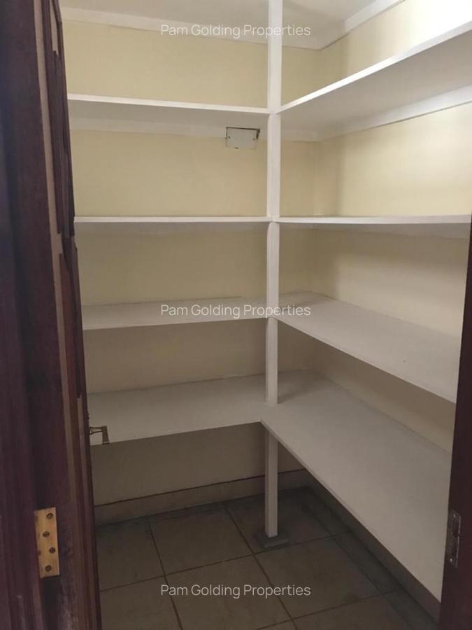 3 Bed Apartment with En Suite in Westlands Area - 5