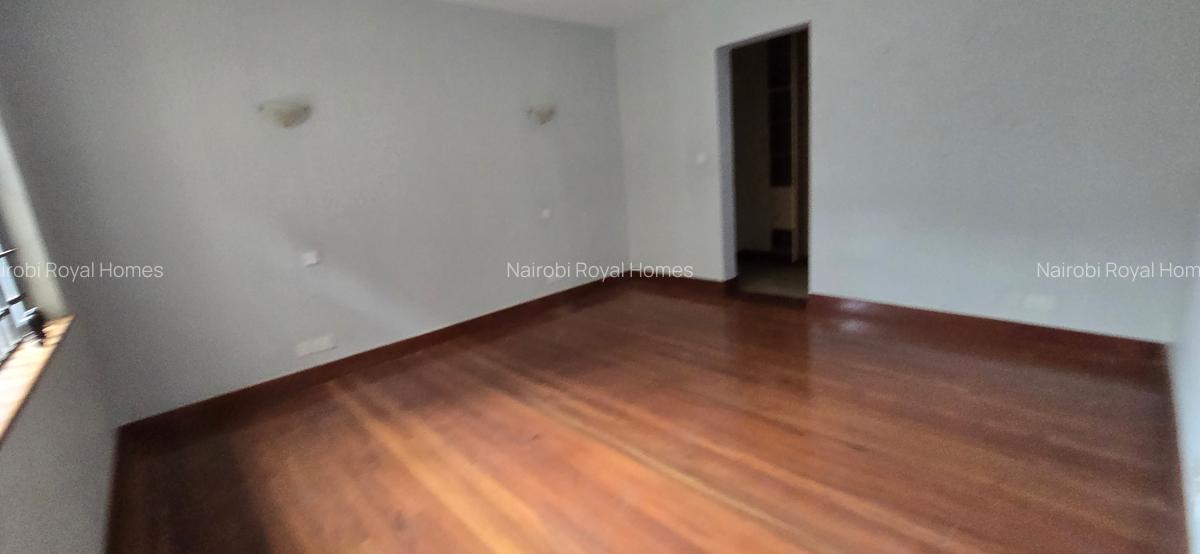5 Bed Townhouse with En Suite at Lavington Off Convent Road - 15