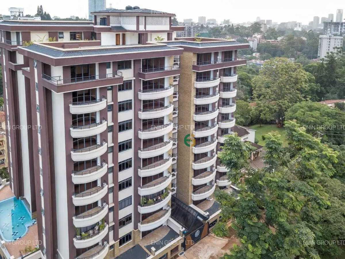 3 Bed Apartment with En Suite at Riverside Drive - 1