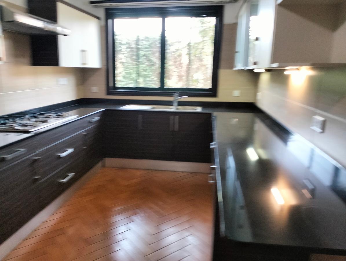 4 Bed Townhouse with En Suite in Westlands Area - 6