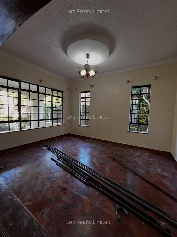 4 Bed Townhouse with En Suite in Lavington - 2