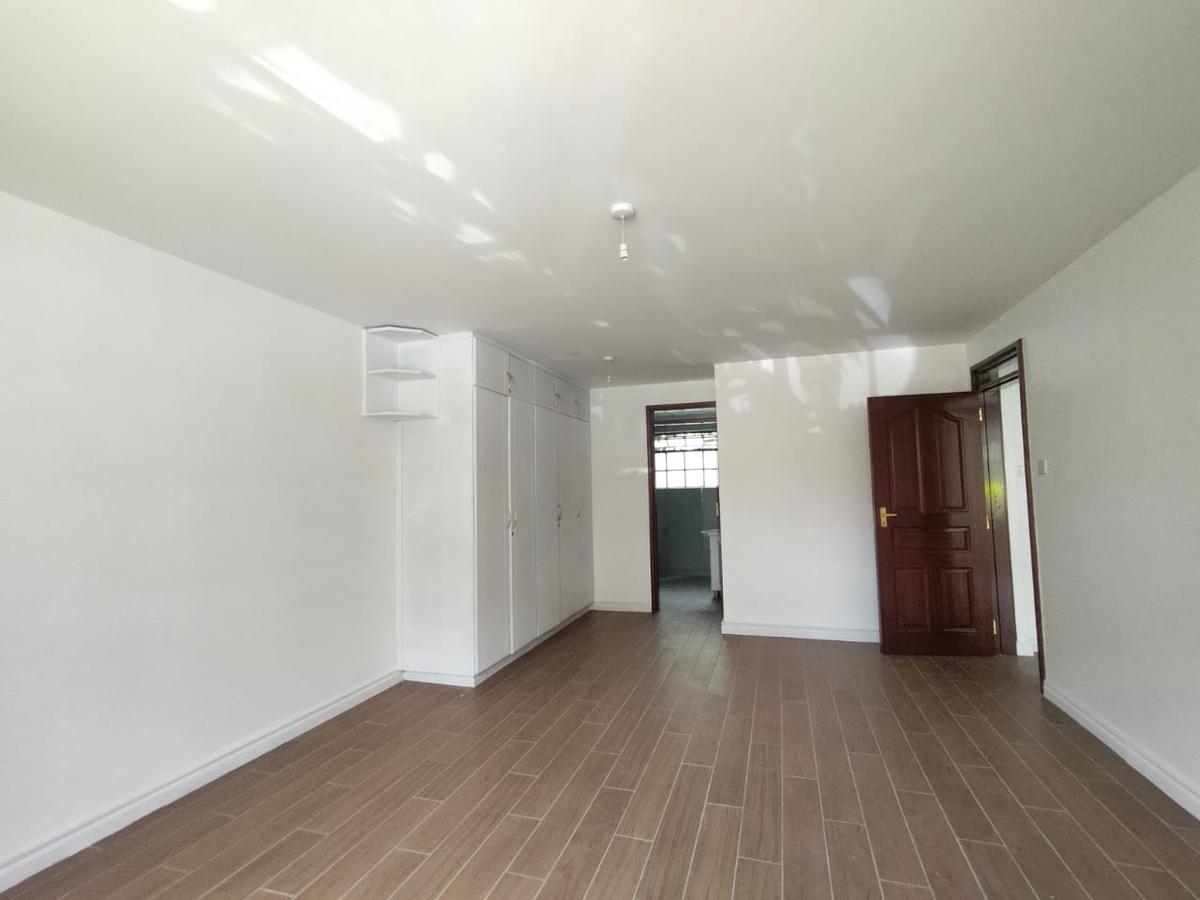 3 Bed Apartment with En Suite in Lavington - 11