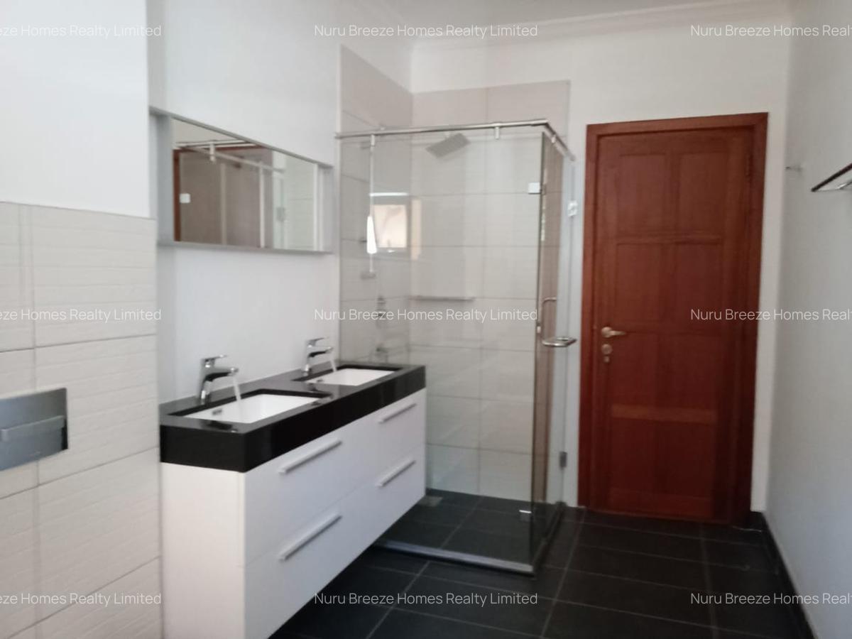 4 Bed Townhouse with En Suite in Lavington - 16