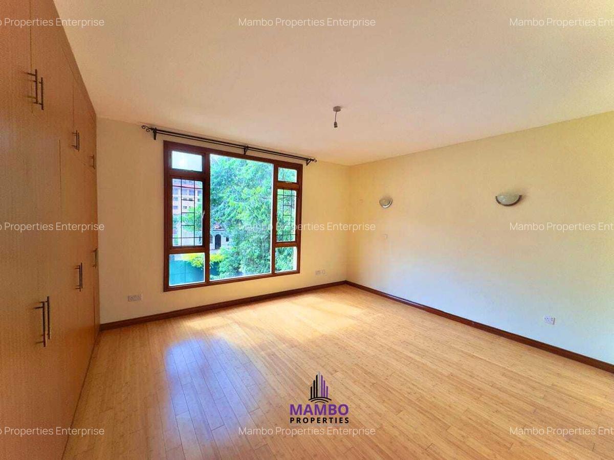 4 Bed Apartment with En Suite at Riverside Drive - 19