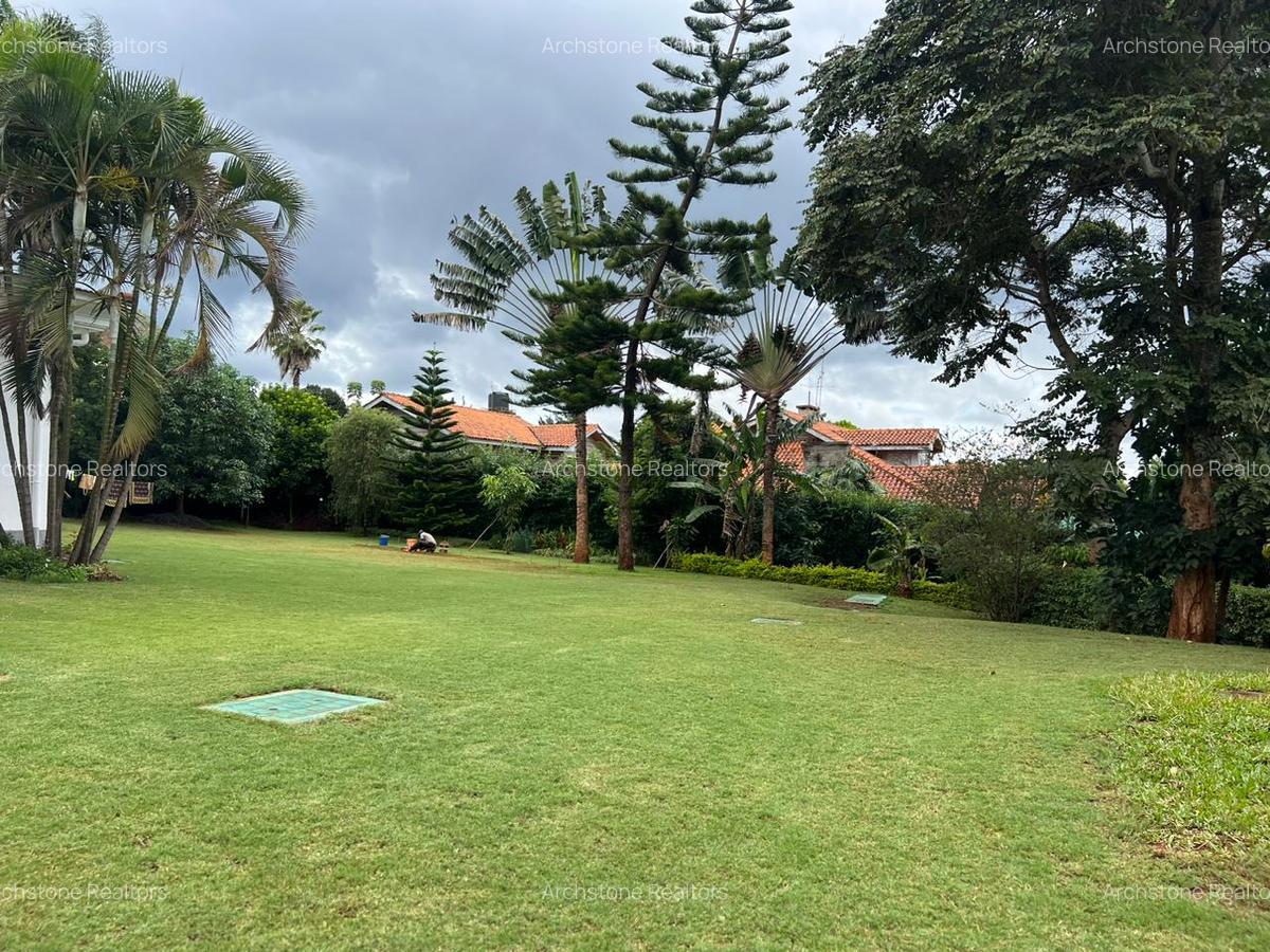 6 Bed House with Garden in Runda - 8