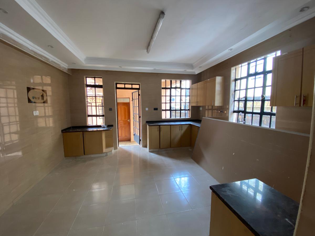 4 Bed Townhouse with En Suite in Lavington - 6