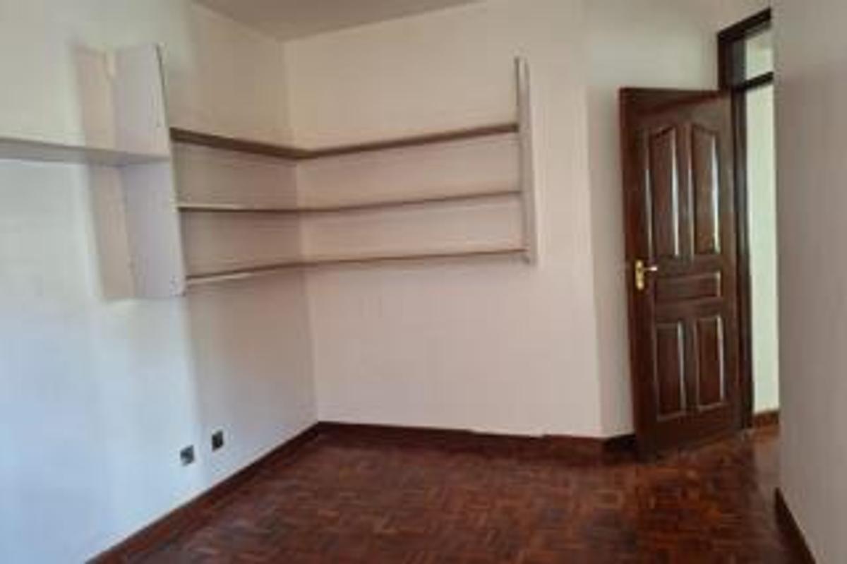 5 Bed Townhouse with En Suite at Kabarsiran Road - 15