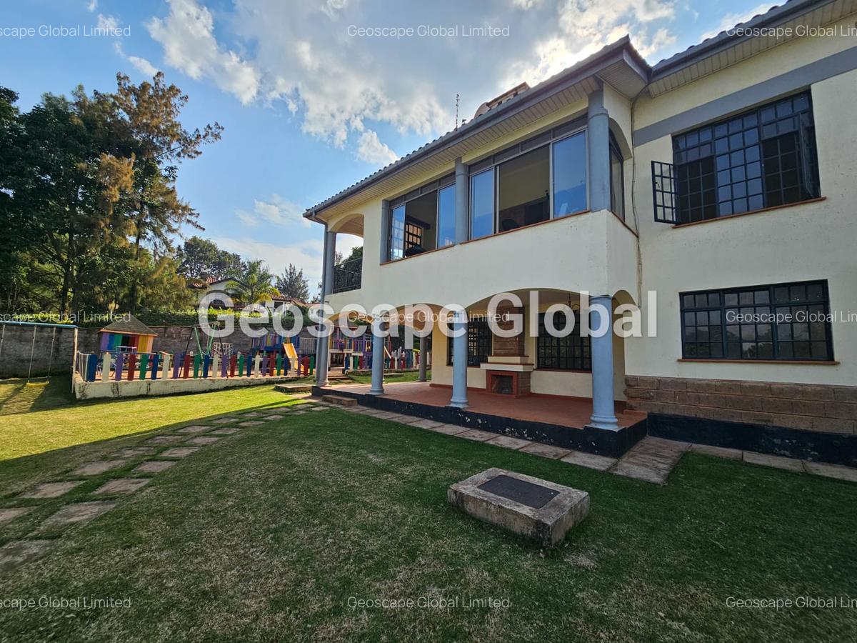 5 Bed House with En Suite in Nyari - 1