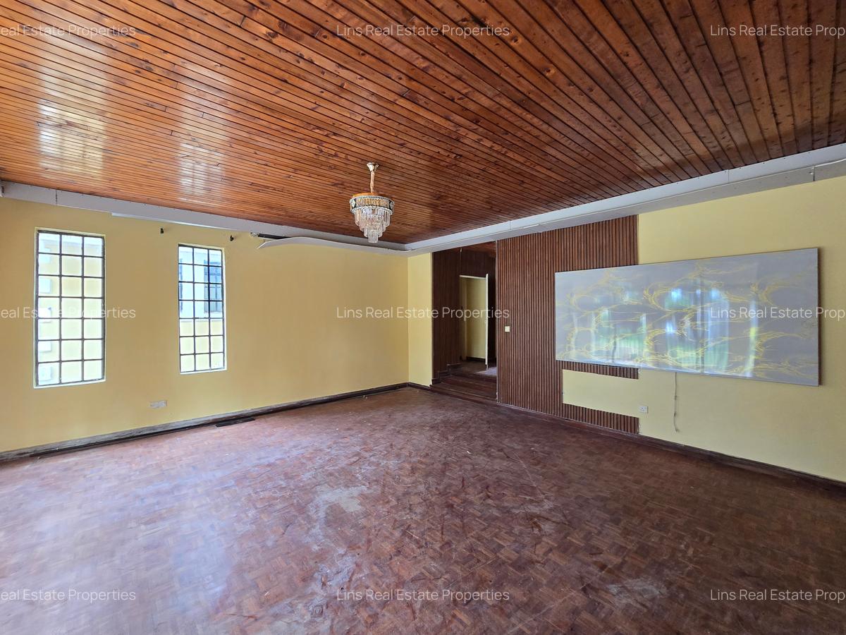 5 Bed House with En Suite in Loresho - 16
