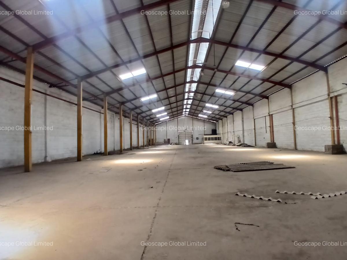 Furnished 14,000 ft² Warehouse with Backup Generator in Industrial Area - 2