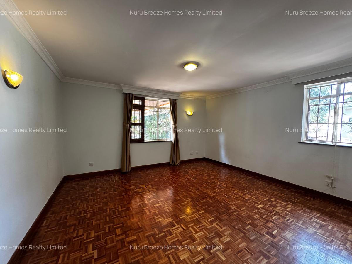 4 Bed House with En Suite in Runda - 8