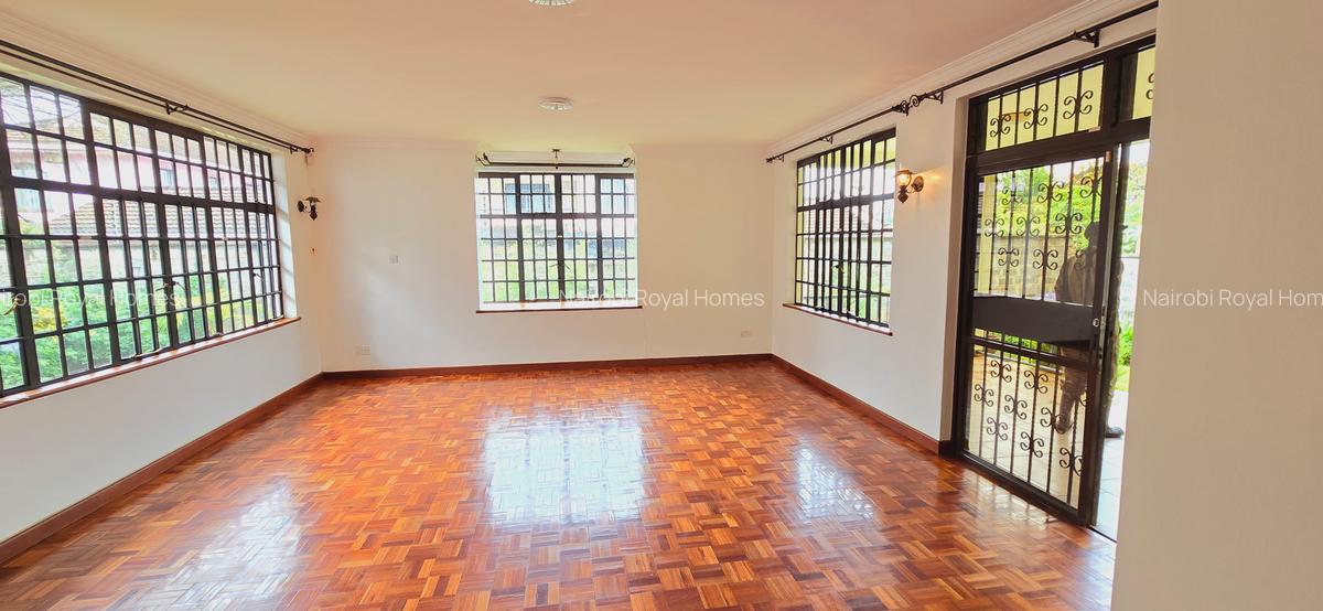 5 Bed Townhouse with En Suite at Lavington Green - 16