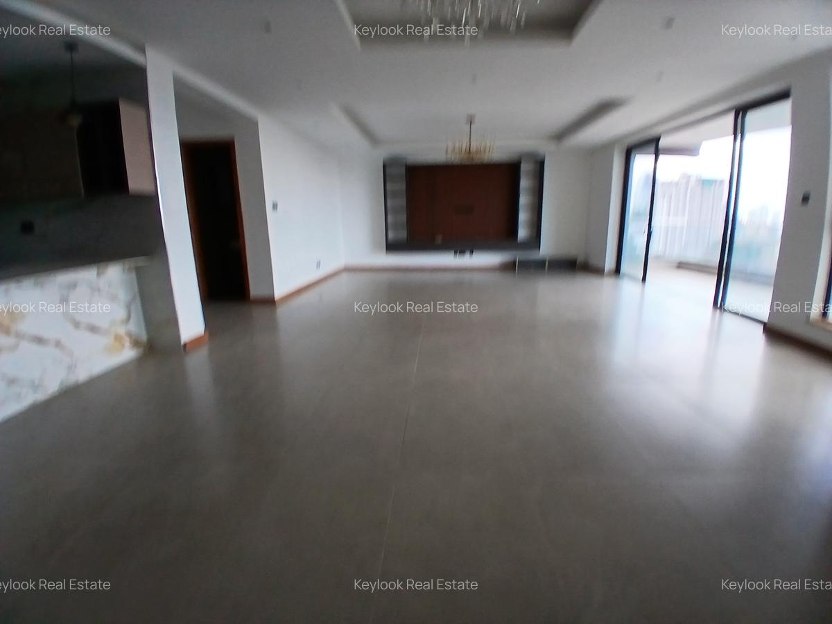 3 Bed Apartment with En Suite at Riverside Drive - 11