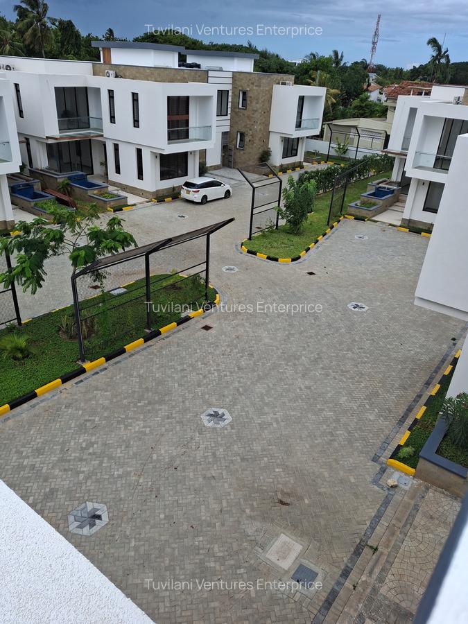 5 Bed Villa with En Suite at Nyali Mombasa - 7