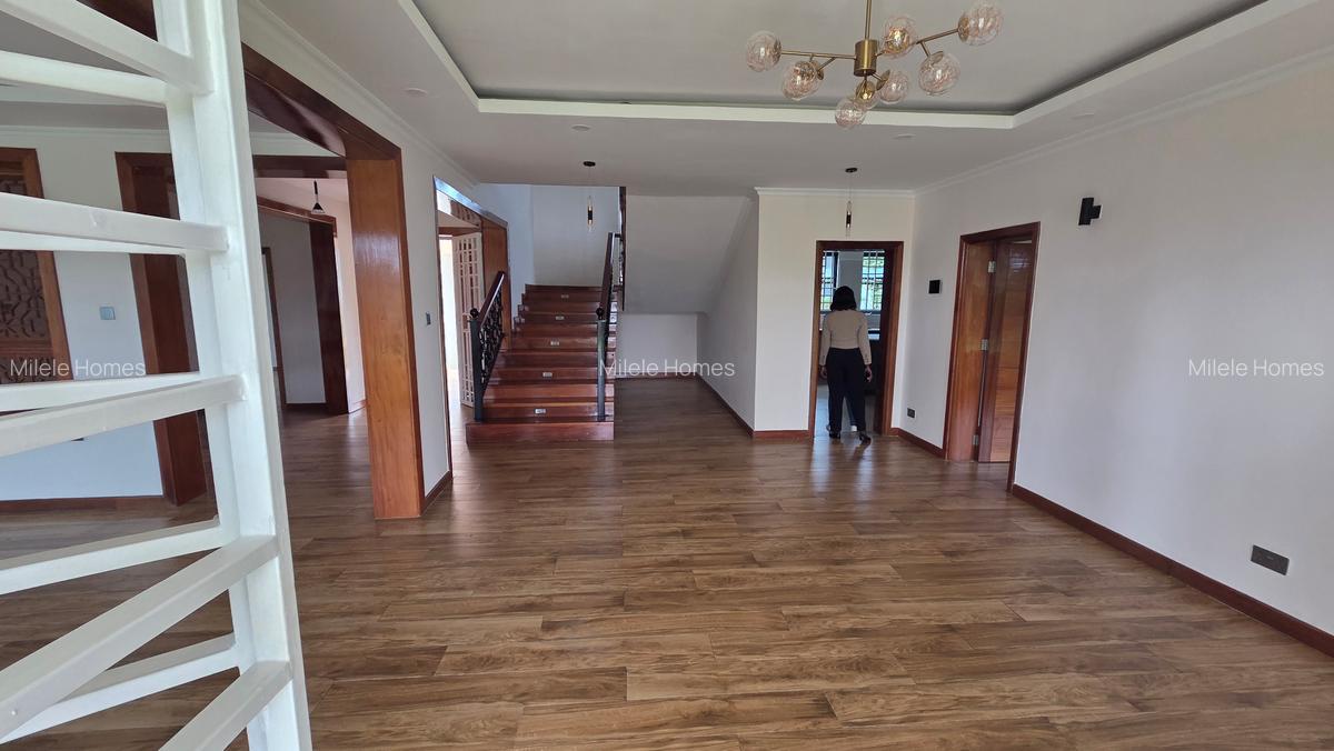 5 Bed Townhouse with En Suite at Paradise - 5