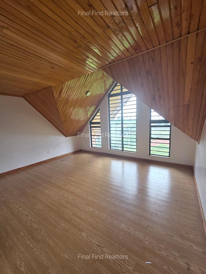 4 Bed House with En Suite in Runda - 14