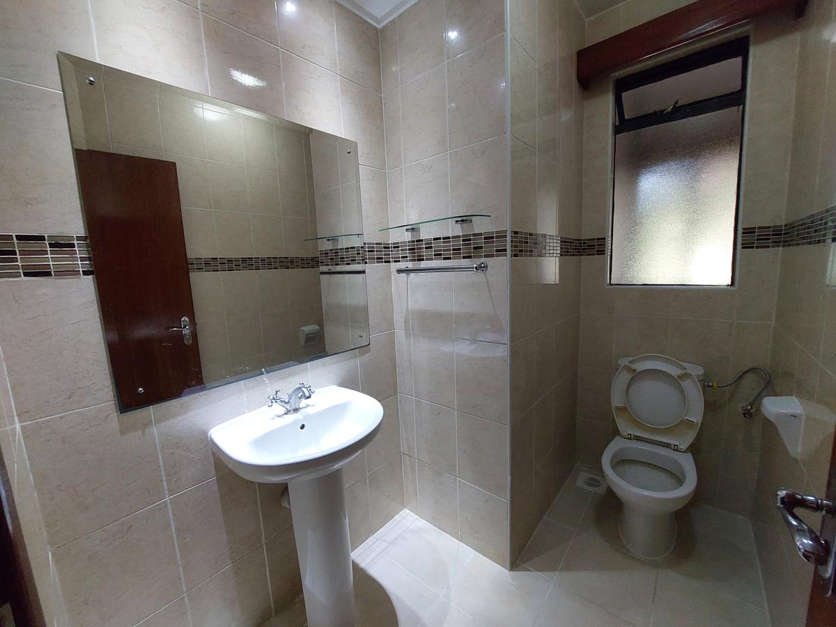 3 Bed Apartment with En Suite at Lavington - 16