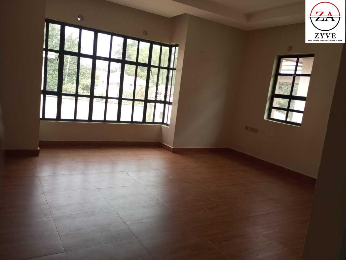 4 Bed House with En Suite at Lavington - 11