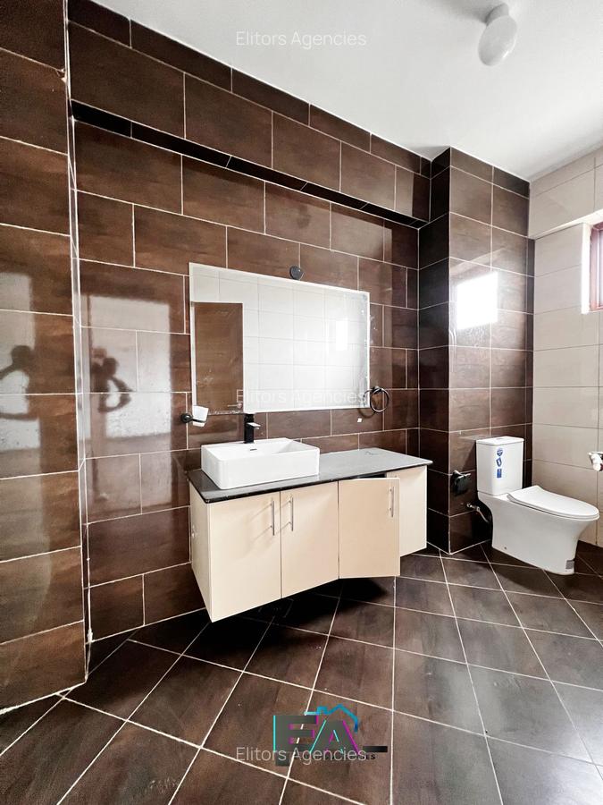 3 Bed Apartment with En Suite at Lantana Road - 14