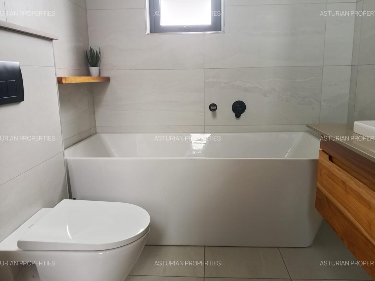 4 Bed Villa with En Suite in Westlands Area - 4