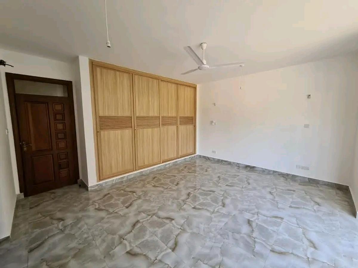 3 Bed Apartment with En Suite at Kasuku Road - 11