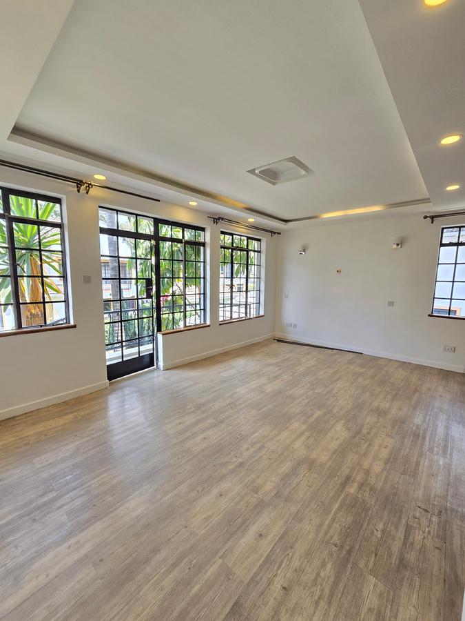 4 Bed Townhouse with En Suite at Convent Drive - 16