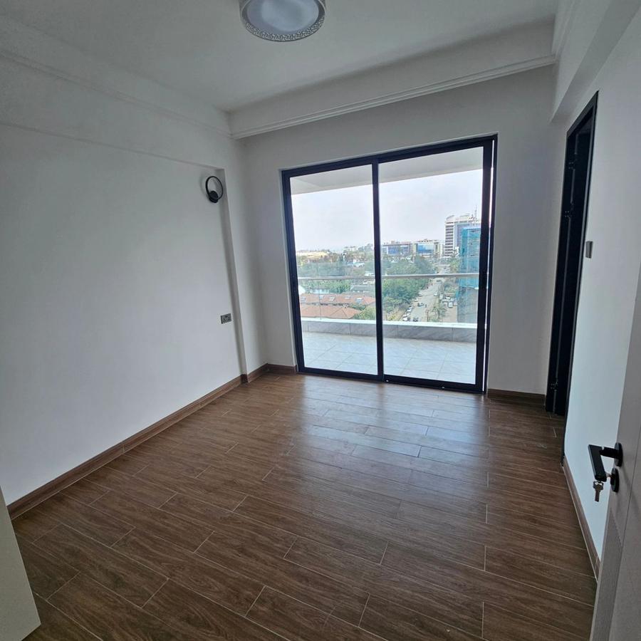 2 Bed Apartment with En Suite at Muringa Road - 5