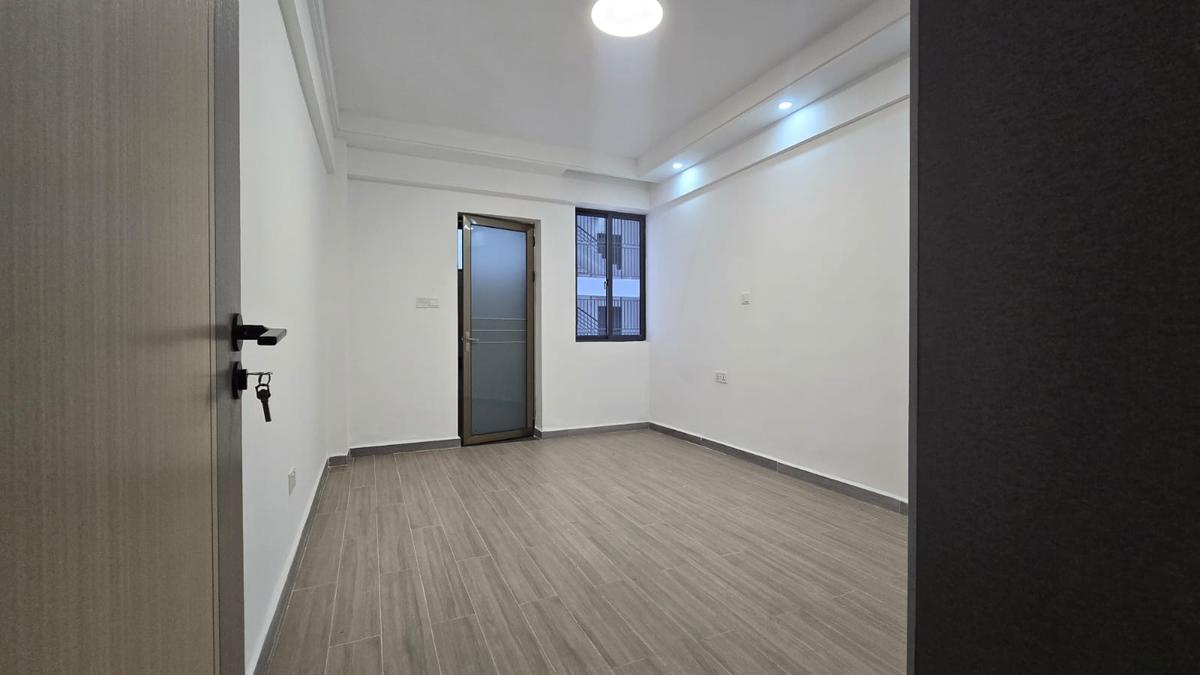 3 Bed Apartment with En Suite in Riverside - 14