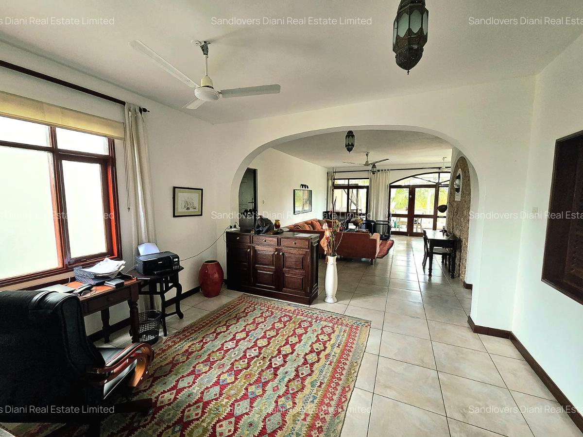 Furnished 2 Bed Apartment with Swimming Pool in Diani - 5