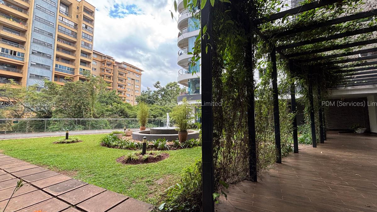 Furnished 3 Bed Apartment with En Suite in Riverside - 12