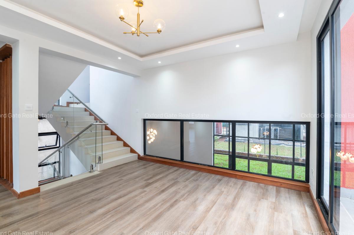 4 Bed Townhouse with En Suite at Membley - 18