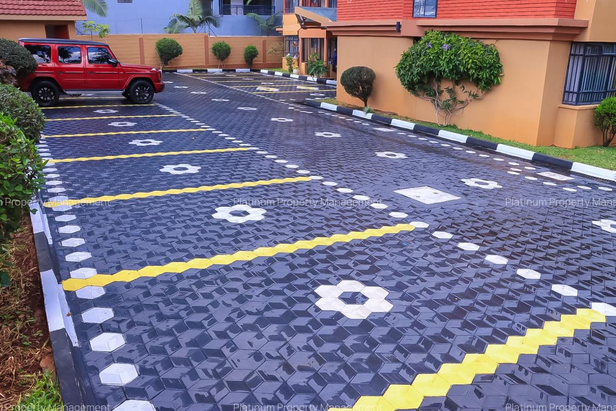 Serviced 1 Bed Apartment with En Suite in Westlands Area - 19