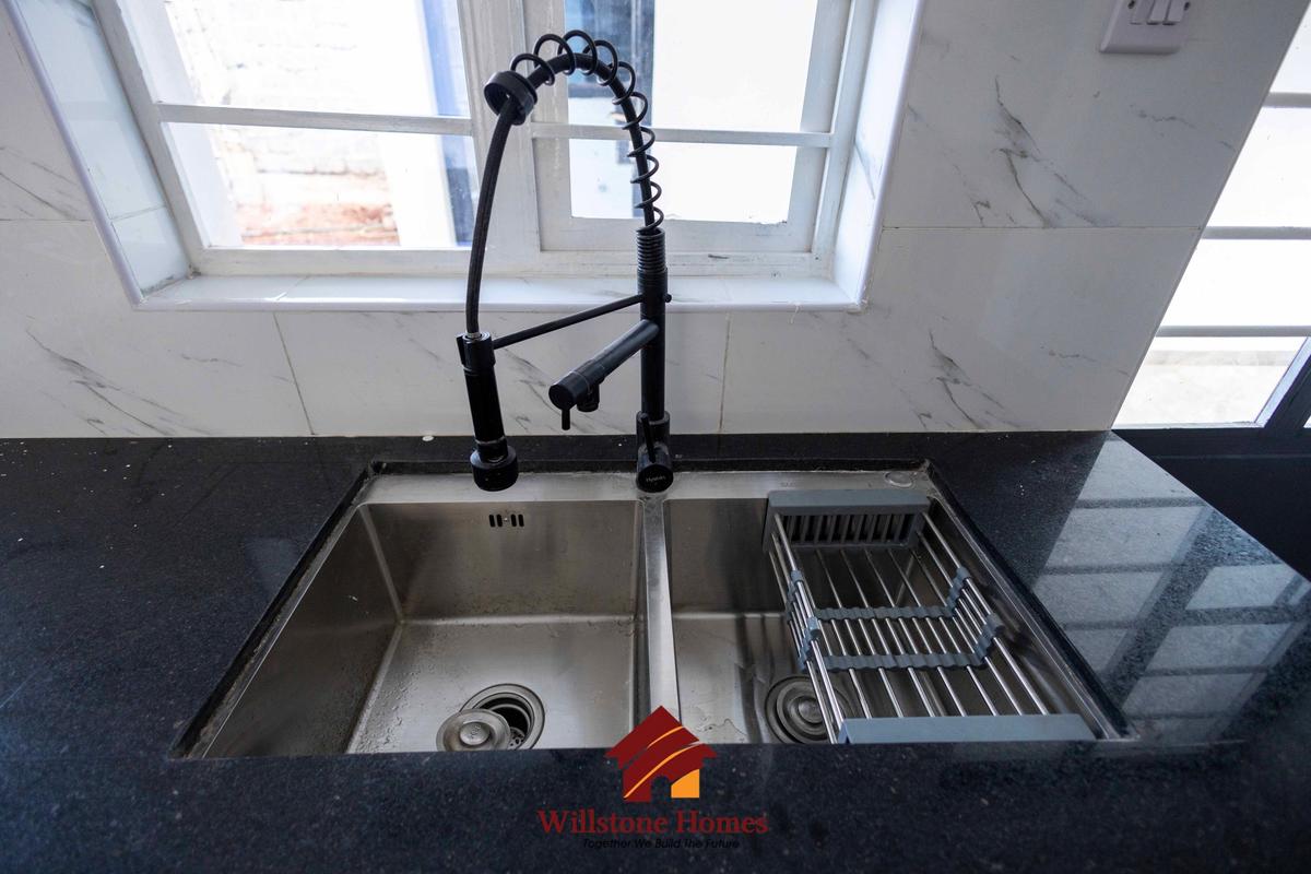 3 bed villa with en suite at kenyattaroad