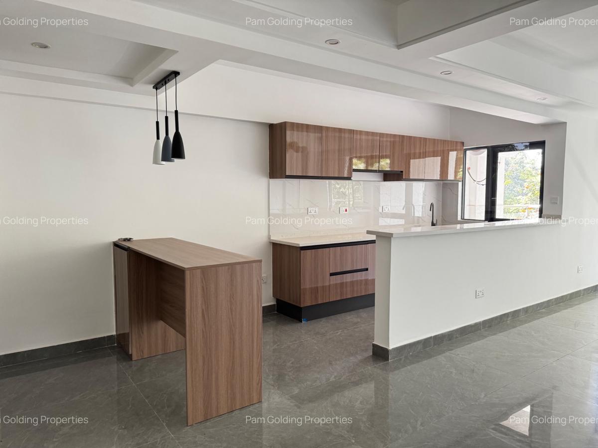 2 Bed Apartment with En Suite in Riverside - 9