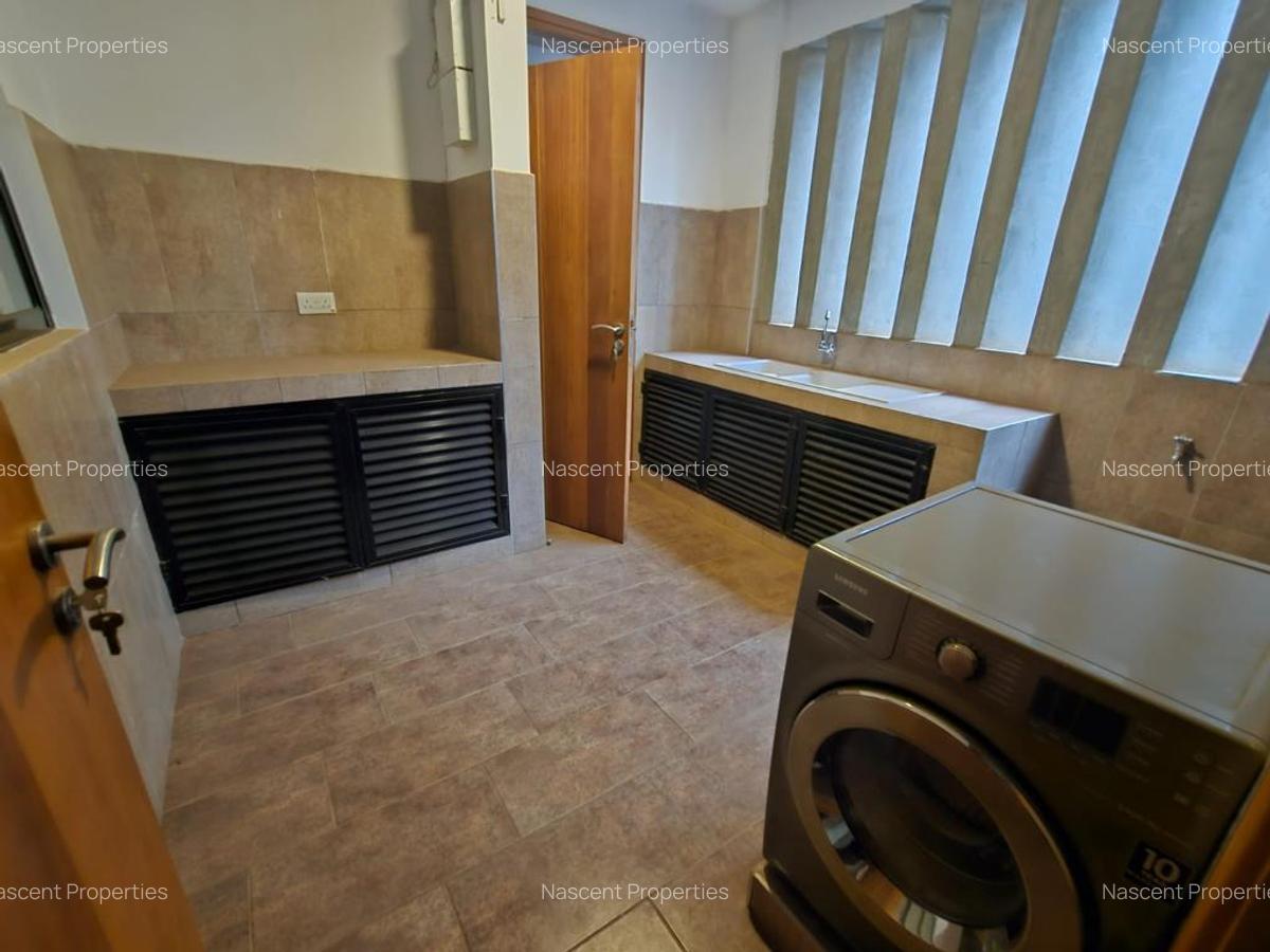 4 Bed Apartment with En Suite in General Mathenge - 11