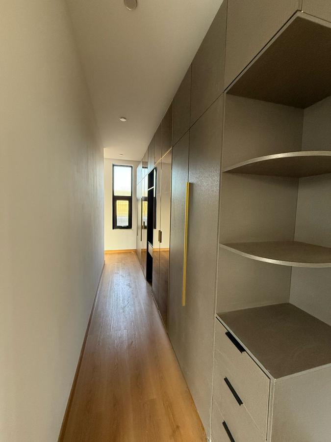 5 Bed Townhouse with En Suite in Lavington - 10