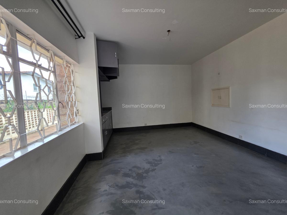 6 Bed House with Staff Quarters in Lake View - 15