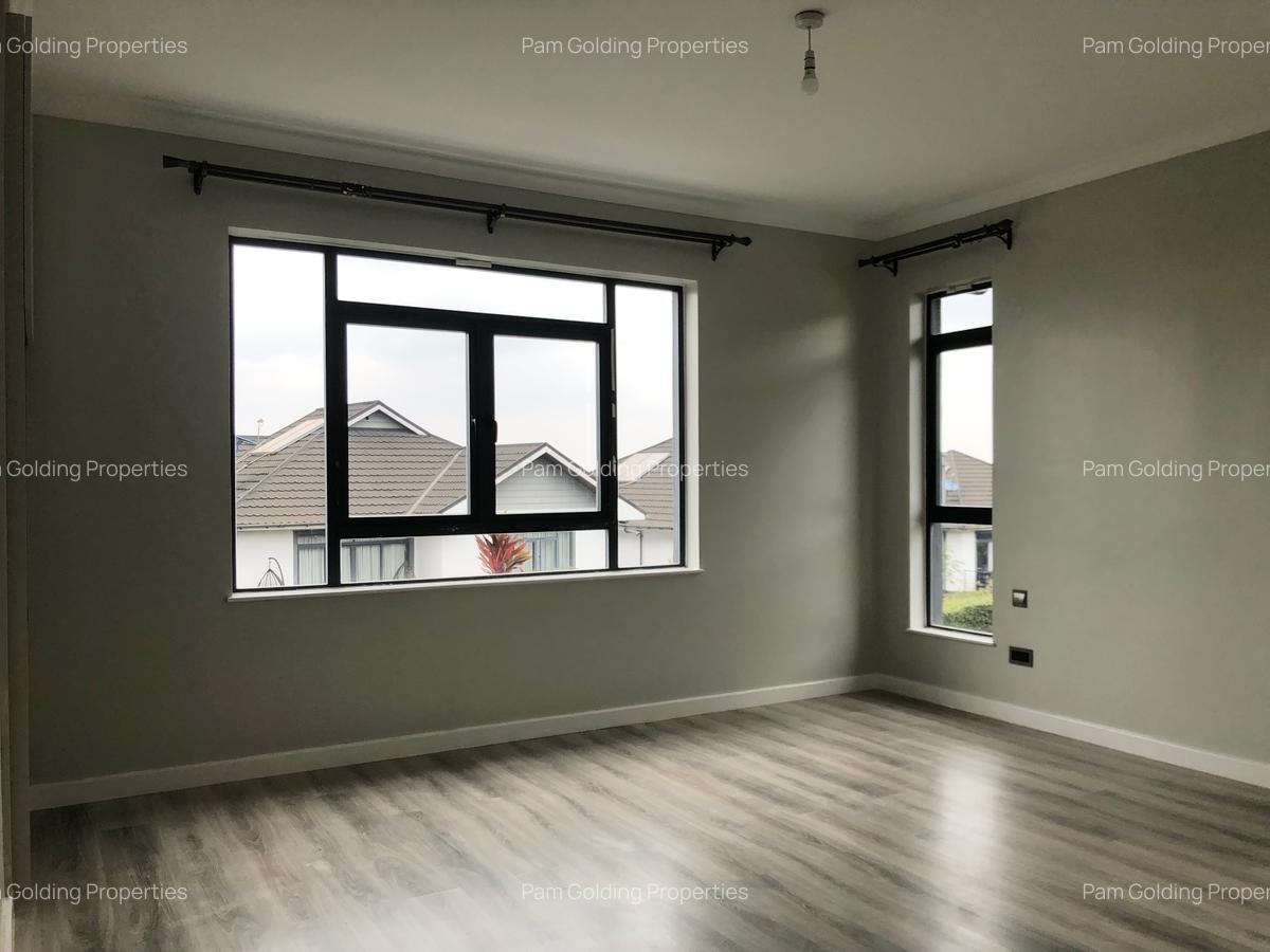 4 Bed Villa with En Suite in Runda - 12