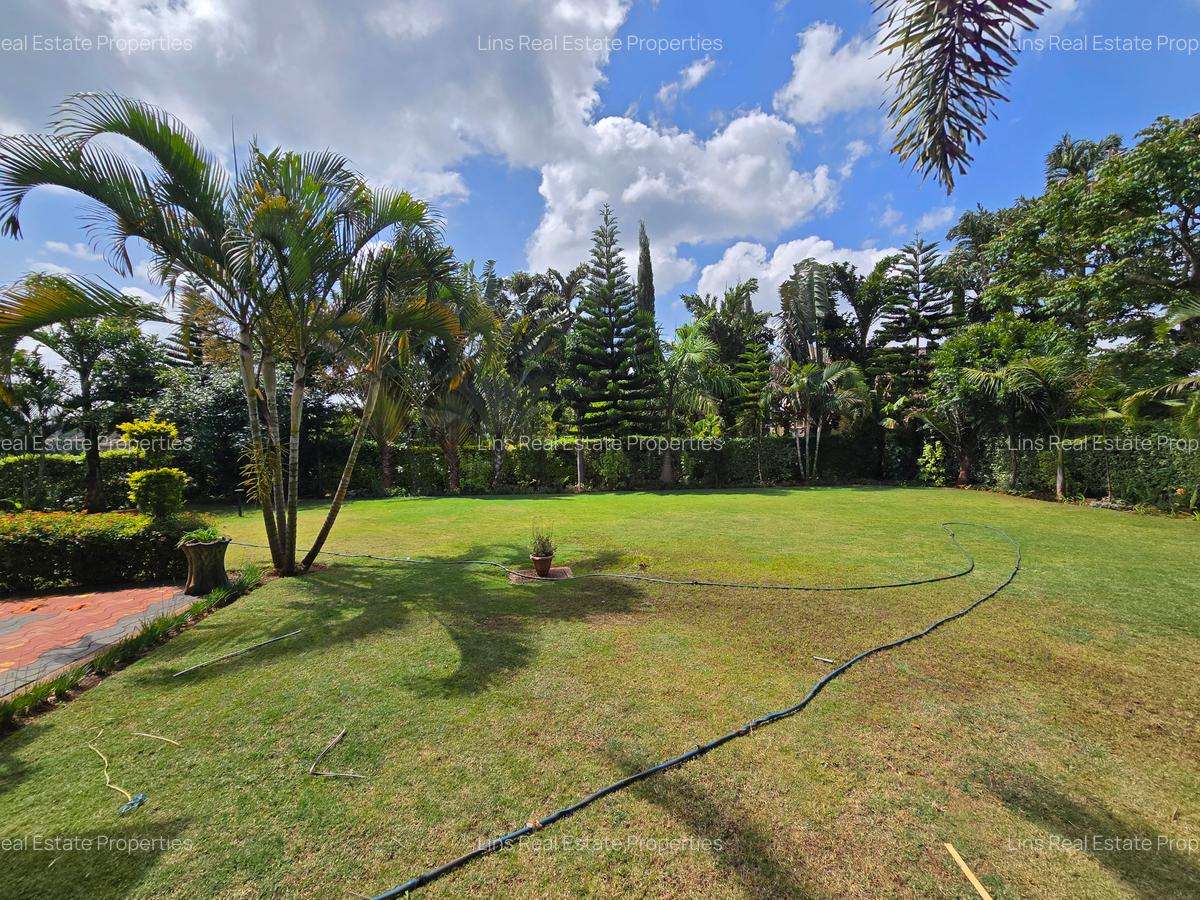 5 Bed Townhouse with En Suite in Runda - 2