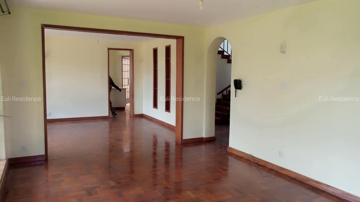 4 Bed Townhouse with En Suite at Mumwe Drive - 5
